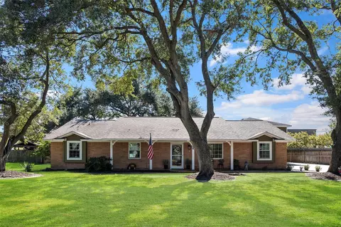1907 Dellore Ln, League City, TX 77573