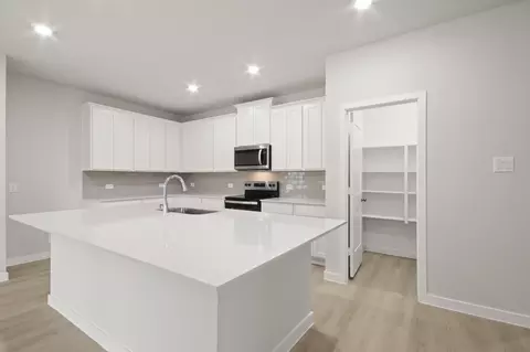 Kitchen - 16968 Hazelnut Dr, Conroe, TX 77302 photo 1 of 2