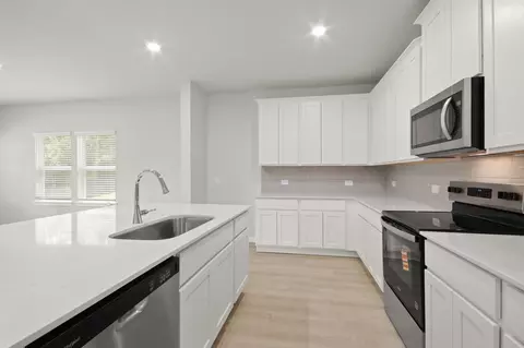 Kitchen - 16968 Hazelnut Dr, Conroe, TX 77302 photo 2 of 2