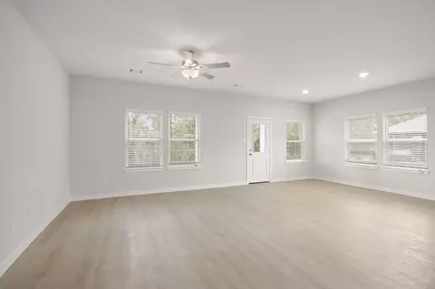 Living - 16968 Hazelnut Dr, Conroe, TX 77302 photo 1 of 3