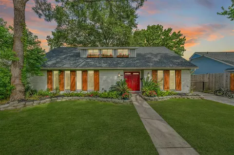 1723 Capstan Rd, Houston, TX 77062