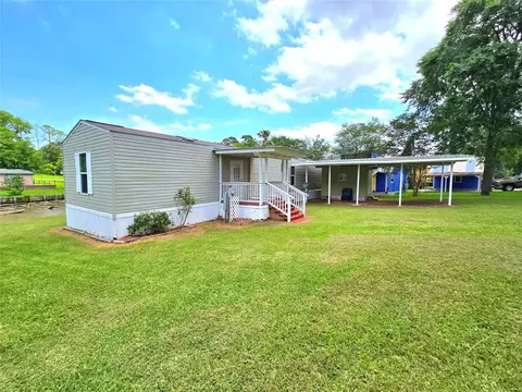 51 Bluewater Dr, Point Blank, TX 77364