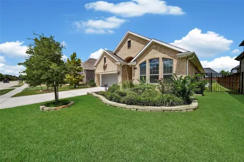 Exterior - 4611 Silver Moon Dr, Spring, TX 77386 photo 2 of 7