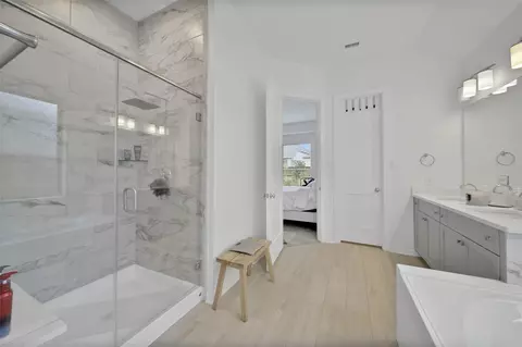 Bath - 4611 Silver Moon Dr, Spring, TX 77386 photo 2 of 3