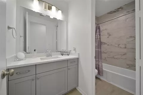 Bath - 4611 Silver Moon Dr, Spring, TX 77386 photo 3 of 3
