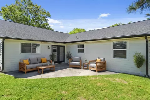 Exterior - 102 Enchanted Oaks Ct, Spring, TX 77388 photo 6 of 10