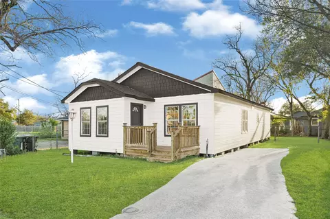 3004 Wayne St, Houston, TX 77026