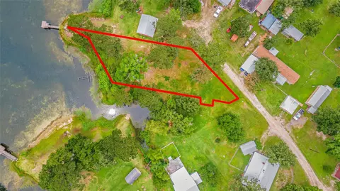 5 Big Lake Ln, Huntsville, TX 77320