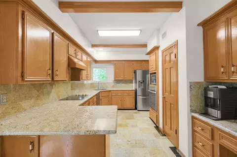 Kitchen - 9727 Pine Pass Drive Dr, Houston, TX 77070 photo 4 of 5