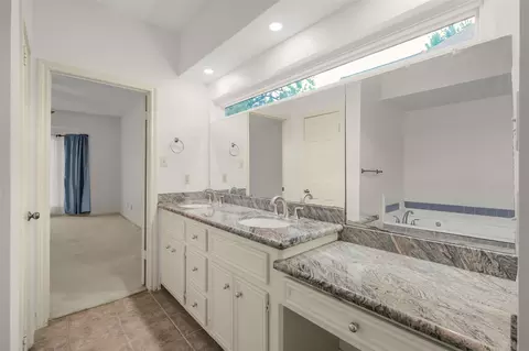 Bath - 9727 Pine Pass Drive Dr, Houston, TX 77070 photo 3 of 6
