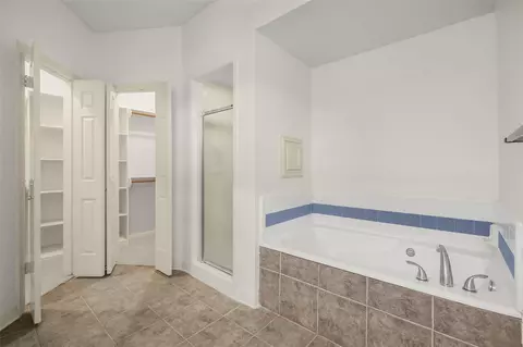 Bath - 9727 Pine Pass Drive Dr, Houston, TX 77070 photo 4 of 6