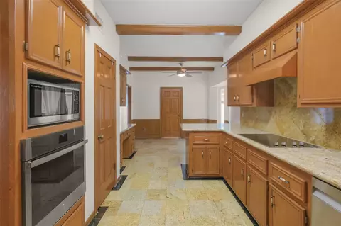 Kitchen - 9727 Pine Pass Drive Dr, Houston, TX 77070 photo 2 of 5