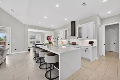 Kitchen - 9827 Wright Dr, Manvel, TX 77578 photo 2 of 4