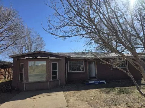 2014 Kokomo St, Plainview, TX 79072 photo 1