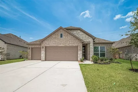 1051 Comal Trl, Dayton, TX 77535