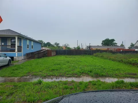 2710 Mills St, Houston, TX 77026