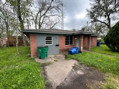 Other - 609 W 6th St, Sweeny, TX 77480 photo 3 of 5