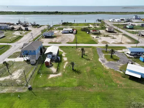 1308 Quarles Ave, Port Bolivar, TX 77650