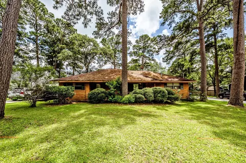 1421 22nd St, Huntsville, TX 77340
