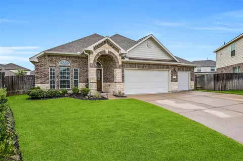 305 Bordeaux Ct, Alvin, TX 77511