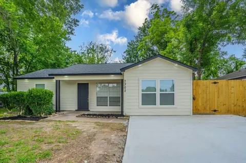 7302 Marilyn Ln, Houston, TX 77016