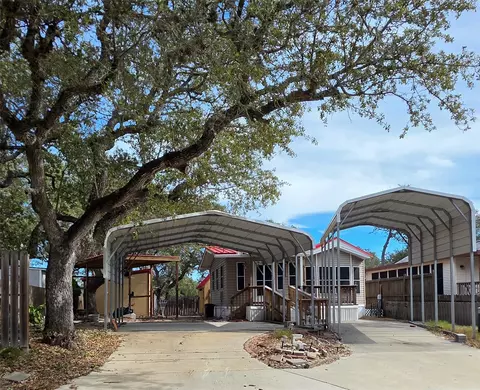 5 Saint Charles Bay Dr, Rockport, TX 78382