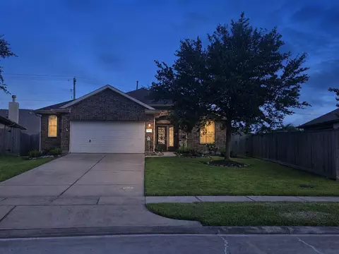 2406 Santiago Ln, League City, TX 77573