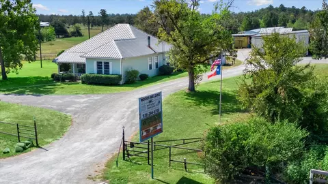 1023 Fm-1696 W, Huntsville, TX 77320