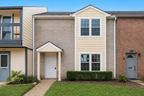 10318 Briar Forest Dr #28/4, Houston, TX 77042