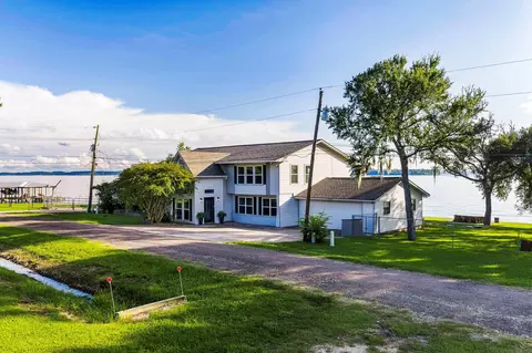 250 Oak Crest Dr, Livingston, TX 77351