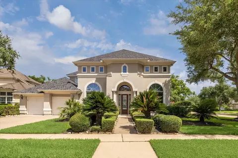 5215 Eagle Pointe Ct, Sugar Land, TX 77479