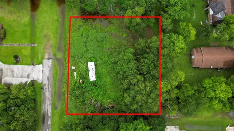 6702 Lewis Rd, Hitchcock, TX 77563