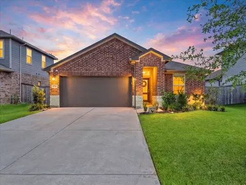 10716 Discovery Ln, Texas City, TX 77591