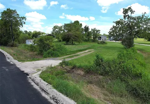 6607 Highland Rd, Santa Fe, TX 77517