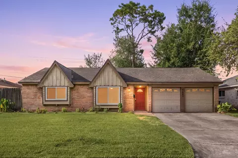 9403 Beverlyhill St, Houston, TX 77063