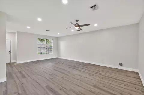 Living - 918 Ivycroft Ln, Spring, TX 77373 photo 3 of 5
