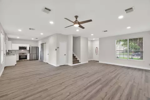 Living - 918 Ivycroft Ln, Spring, TX 77373 photo 2 of 5