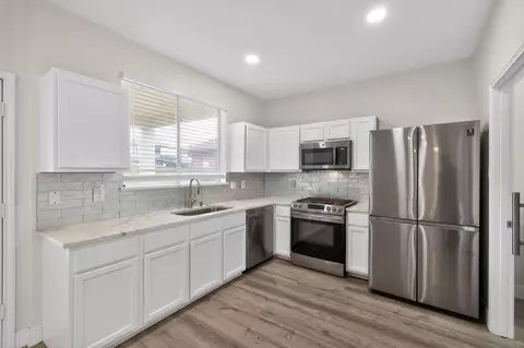 Kitchen - 918 Ivycroft Ln, Spring, TX 77373 photo 1 of 2