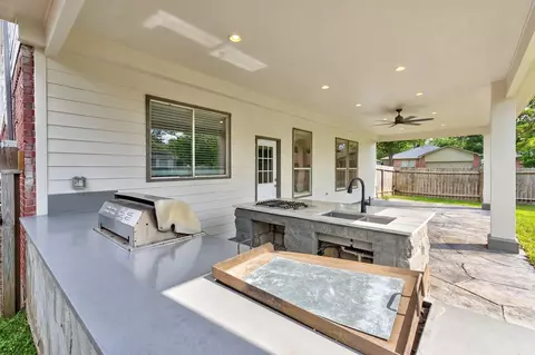 Exterior - 918 Ivycroft Ln, Spring, TX 77373 photo 7 of 7