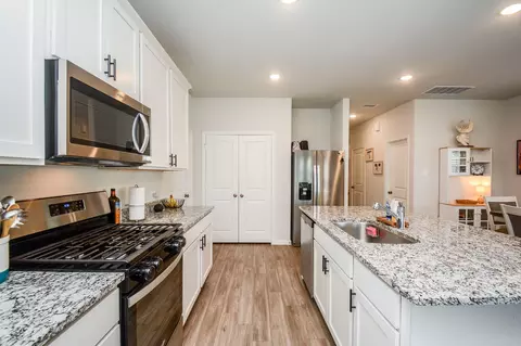 Kitchen - 16843 Bristle Cone Way, Conroe, TX 77302 photo 2 of 2