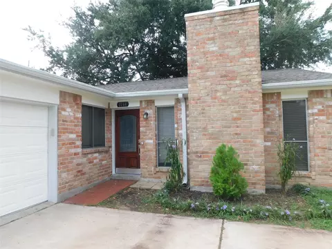 2754 Quarry Hill Rd, Sugar Land, TX 77478
