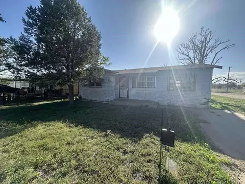 1909 Kokomo St, Plainview, TX 79072