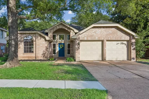 2711 Hazel St, Pearland, TX 77581