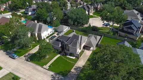 14819 Alderwick Dr, Sugar Land, TX 77498