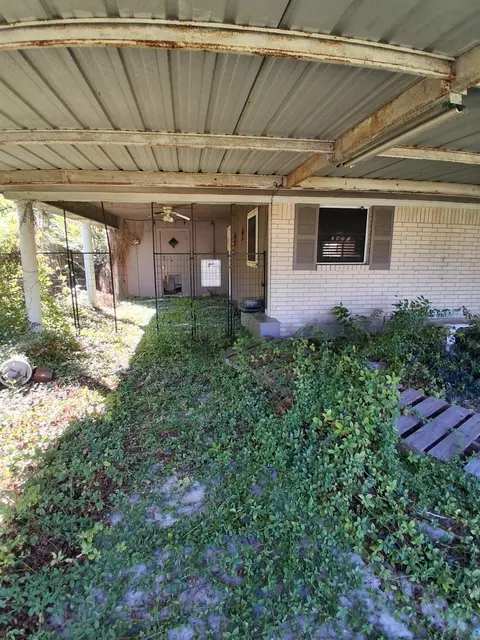322 W Elizabeth St, Trinity, TX 75862 photo 3