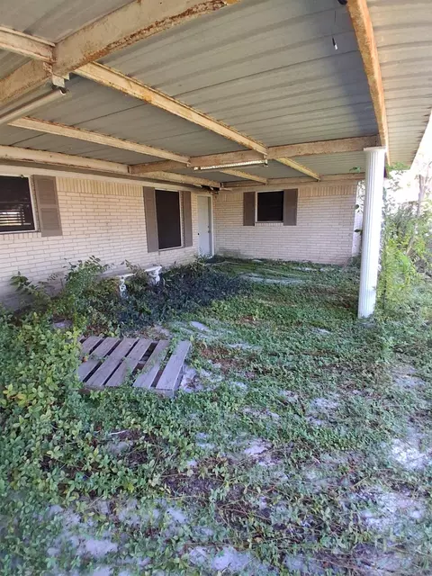 322 W Elizabeth St, Trinity, TX 75862 photo 2