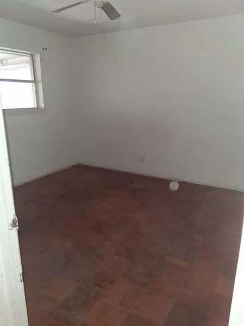 322 W Elizabeth St, Trinity, TX 75862 photo 9