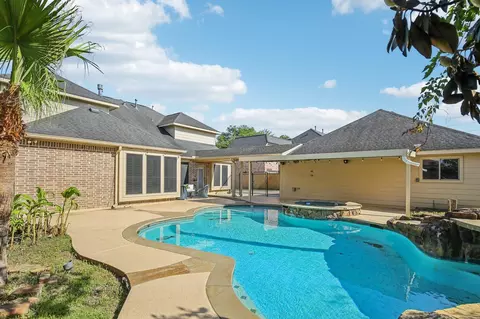 15614 Stone Gables Ln, Houston, TX 77044