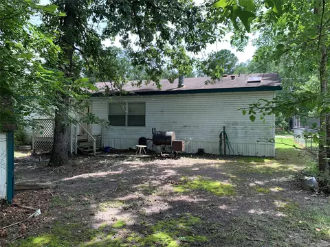 Exterior - 305 Canadian Dr, Trinity, TX 75862 photo 4 of 8