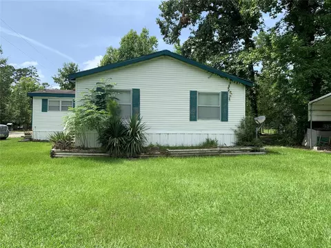 Exterior - 305 Canadian Dr, Trinity, TX 75862 photo 7 of 8